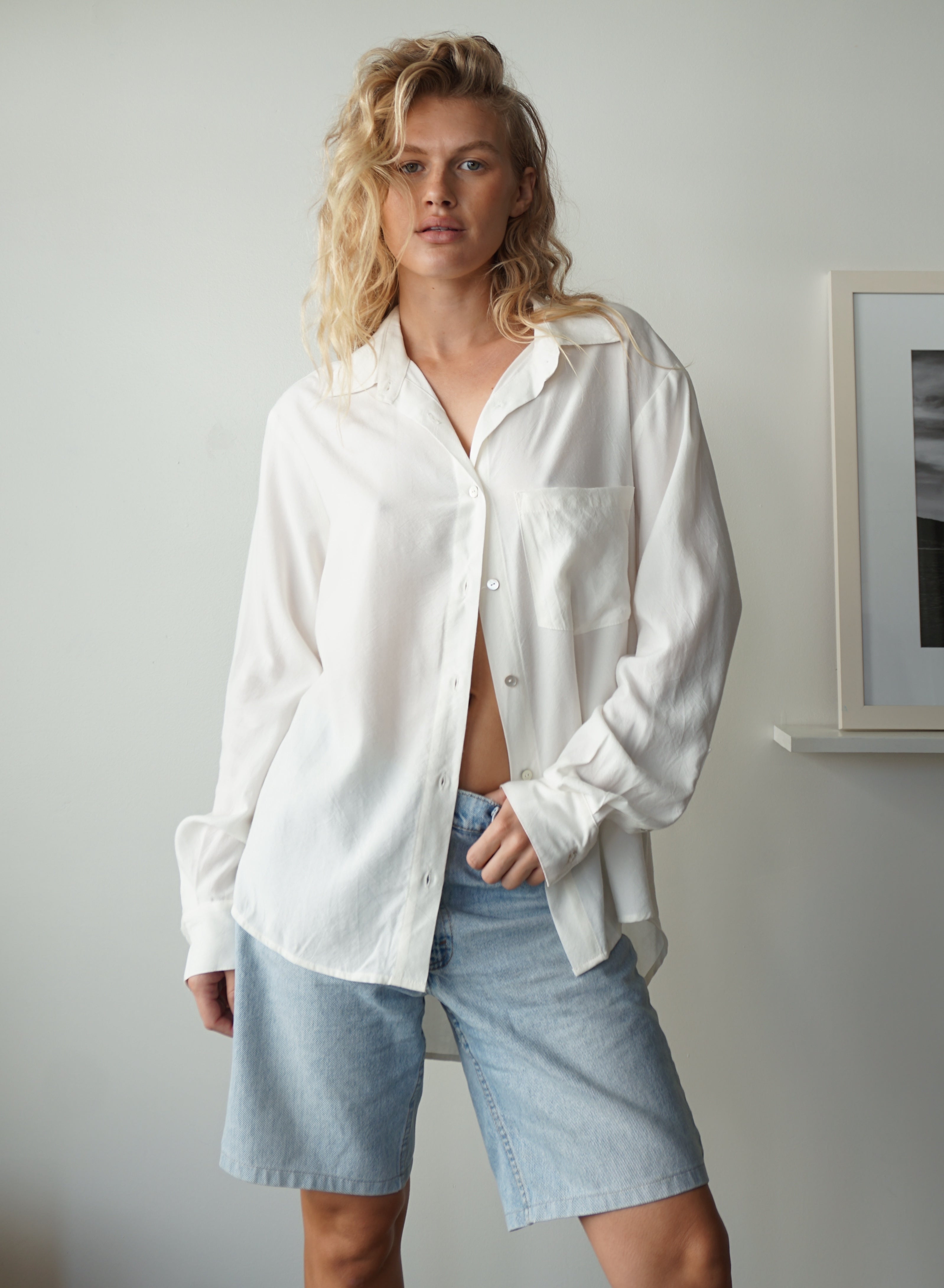 Button Up - white
