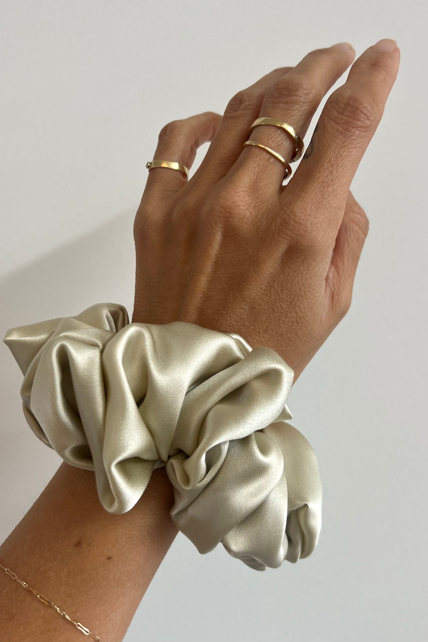 Silk Scrunchie - champagne